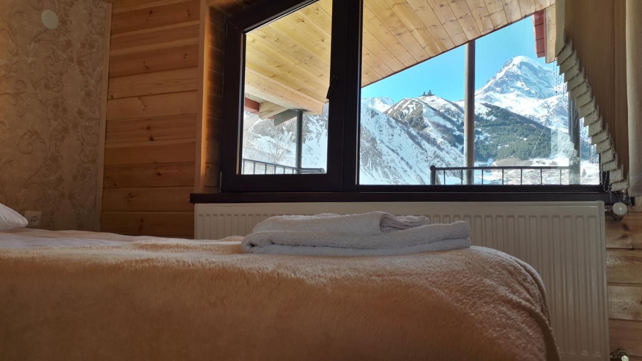 Four Season In Kazbegi Hotel Exterior photo