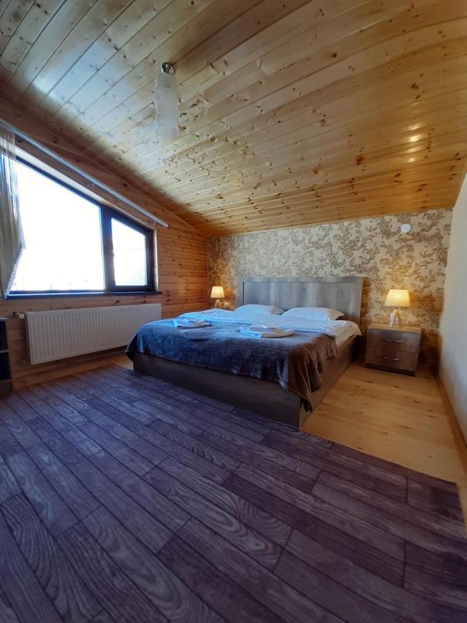 Four Season In Kazbegi Hotel Exterior photo