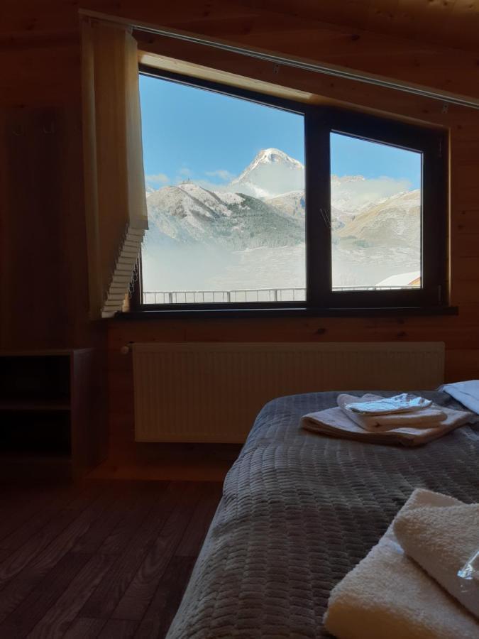 Four Season In Kazbegi Hotel Exterior photo